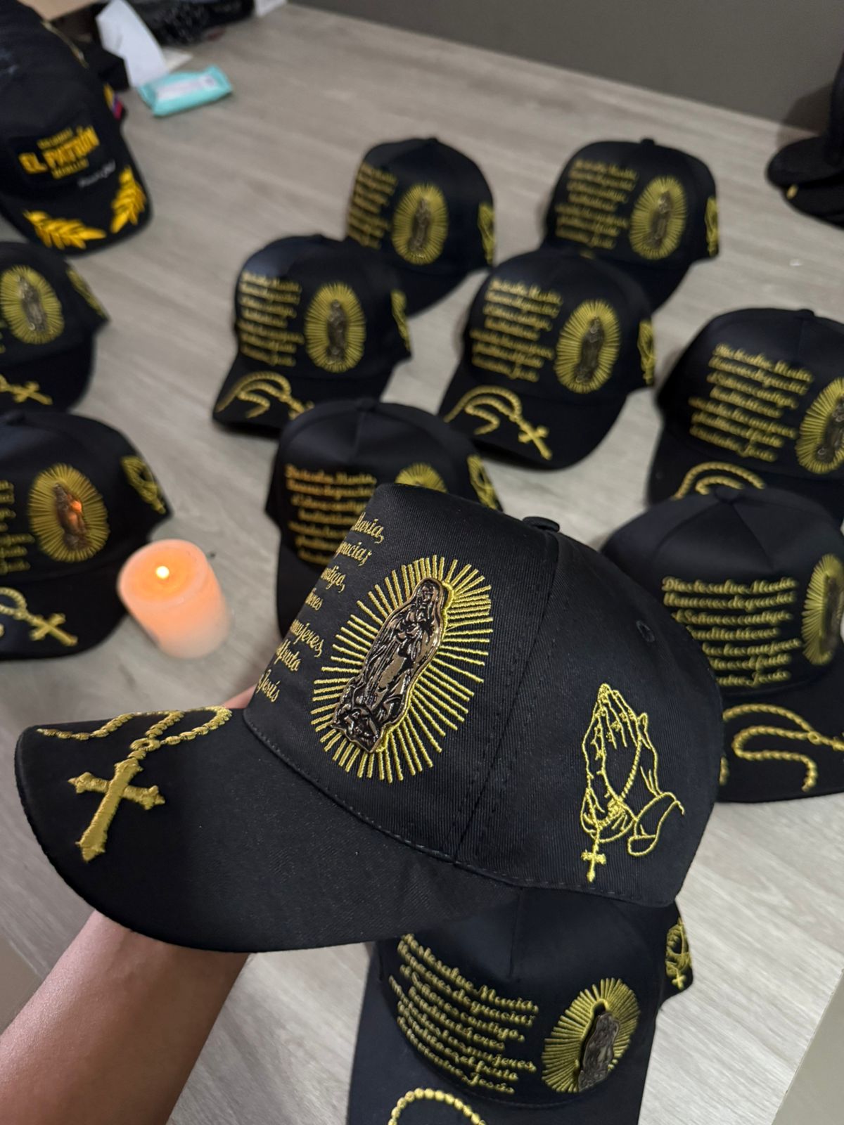 Miniatura 4 de Gorra Virgen Oracion